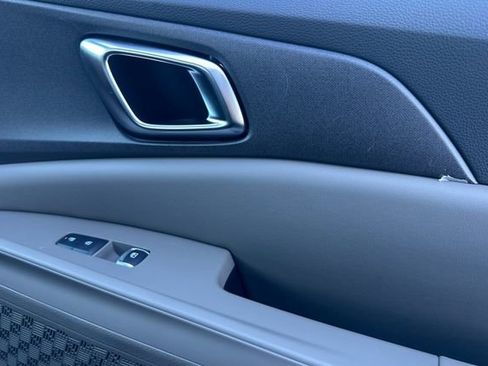 New 2026 Kia Carnival EX FWD image 21