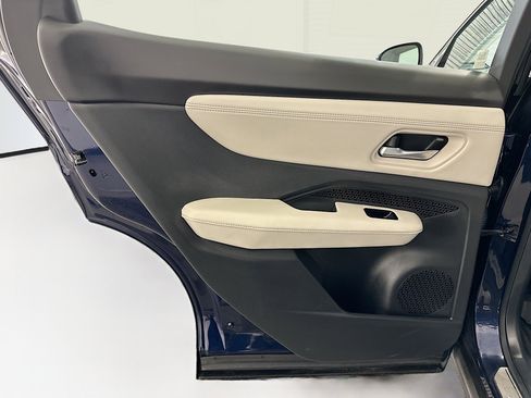 Used 2024 Nissan Ariya AWD image 27