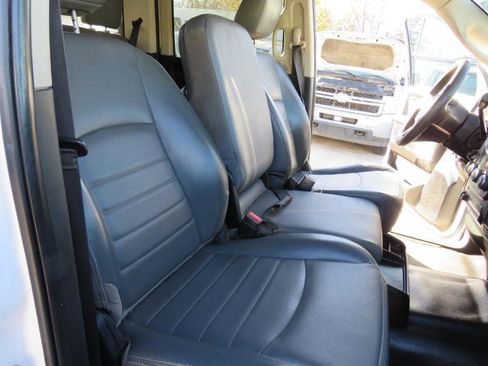 Used 2017 RAM 2500 Tradesman w/ Chrome Appearance Group image 25