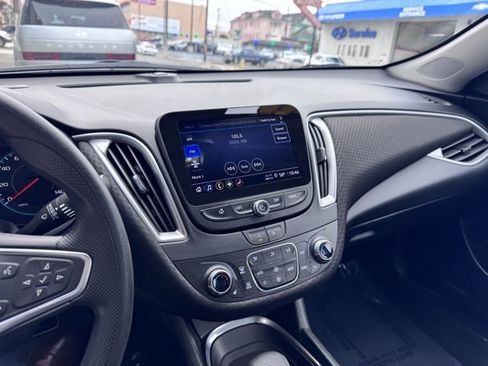 Used 2023 Chevrolet Malibu LT image 16