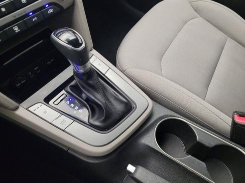 Used 2018 Hyundai Elantra Value Edition FWD image 26