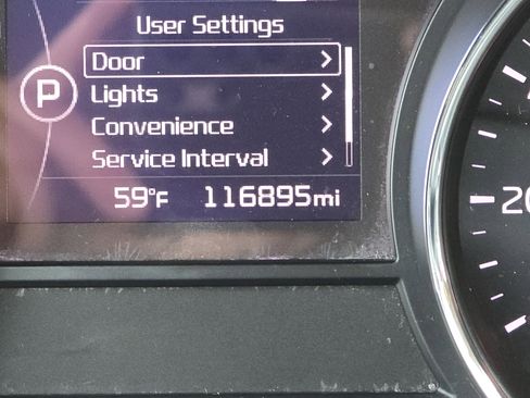 Used 2017 Kia Sedona EX image 32