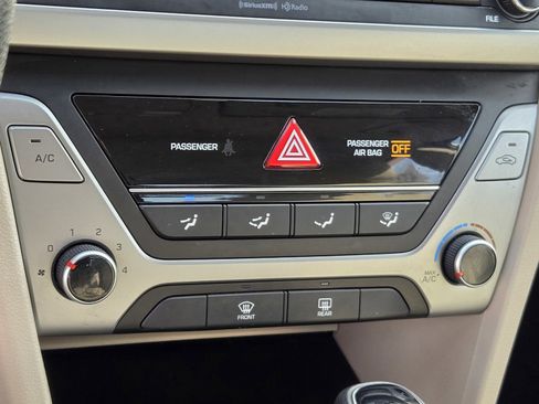 Used 2018 Hyundai Elantra SEL image 19