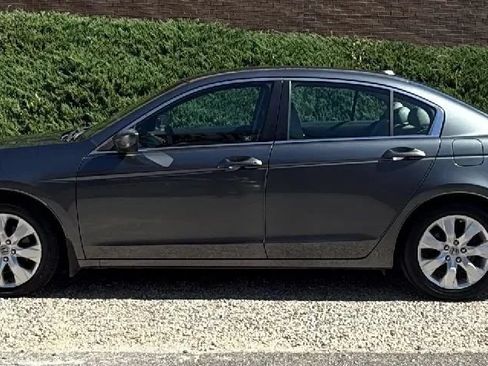 Used 2010 Honda Accord EX-L image 2