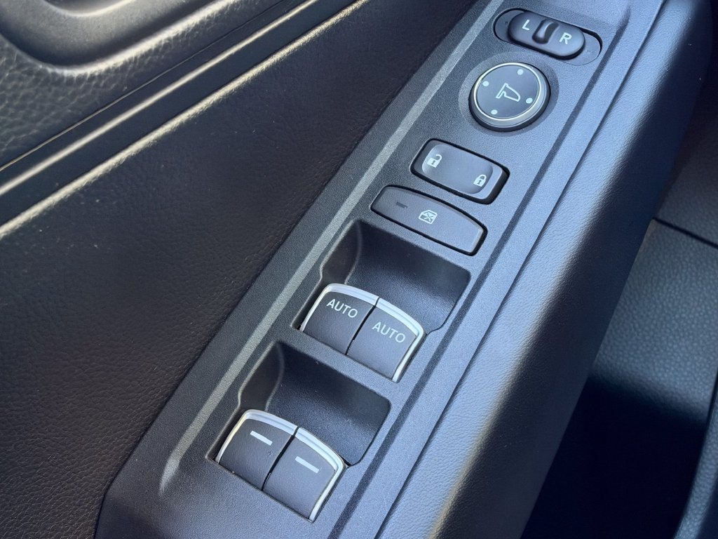 Used 2023 Honda Accord LX image 28