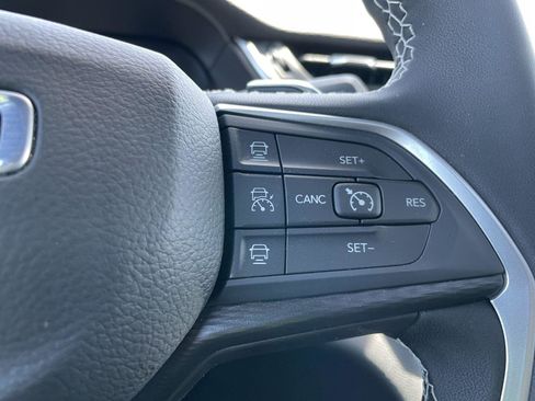 Used 2025 Jeep Grand Cherokee Laredo X w/ Trailer Tow Package image 16