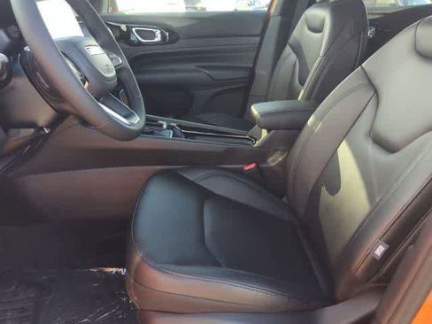 New 2026 Jeep Compass Limited image 16