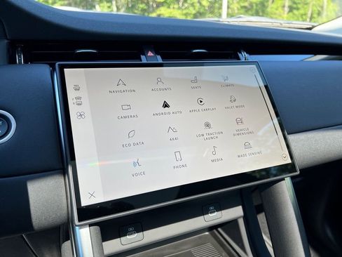 New 2025 Land Rover Discovery Sport S image 17