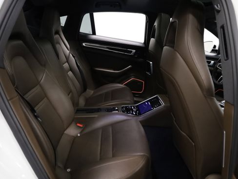 Used 2018 Porsche Panamera 4S image 44