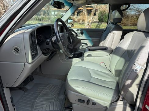 Used 2005 Chevrolet Silverado 2500 LT w/ Heavy-Duty Power Package image 10