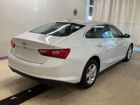 Used 2024 Chevrolet Malibu LT FWD image 3
