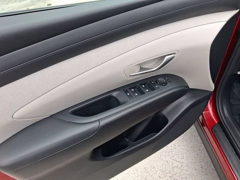 Used 2025 Hyundai Tucson SEL FWD image 14