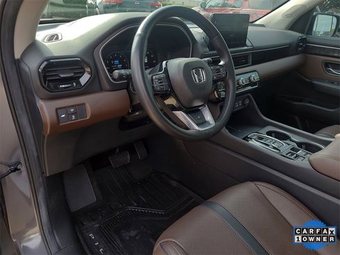 Used 2025 Honda Pilot Elite image 17