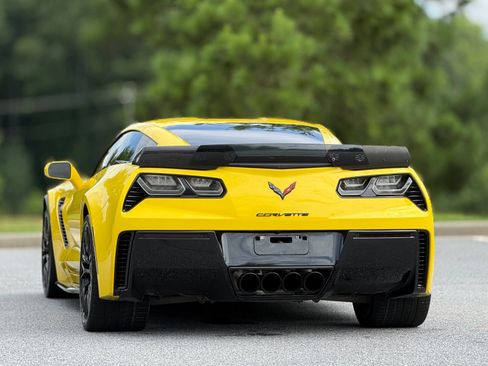 Used 2018 Chevrolet Corvette Z06 RWD image 5