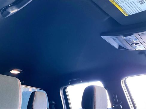 Used 2024 Nissan Frontier PRO-4X w/ Technology Package image 12