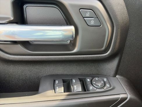 Used 2024 Chevrolet Silverado 2500 Custom w/ Custom Value Package image 16