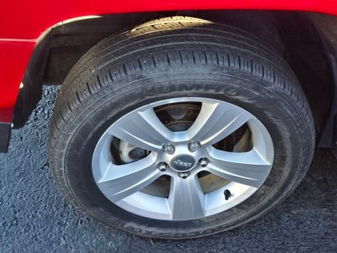 Used 2017 Jeep Patriot Latitude image 4