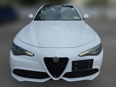 Used 2022 Alfa Romeo Giulia Sprint image 3