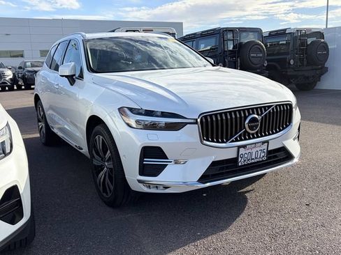 Used 2023 Volvo XC60 B5 Plus w/ Climate Package AWD/4WD image 3