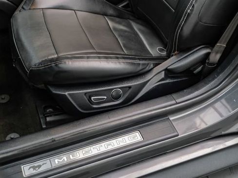 Used 2018 Ford Mustang Premium image 37