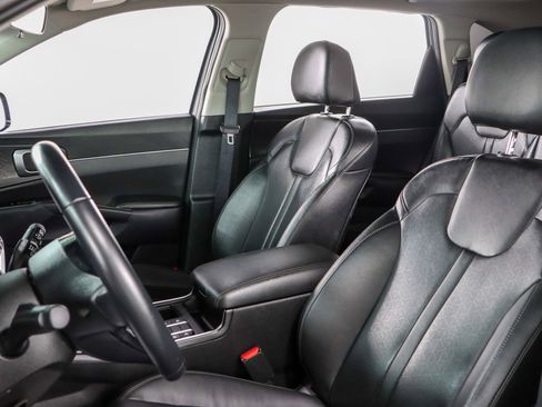 Used 2022 Kia Sorento S w/ Panoramic Sunroof Package FWD image 24