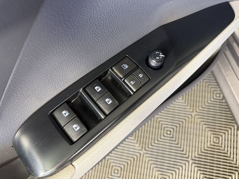 Used 2019 Toyota Camry LE FWD image 26