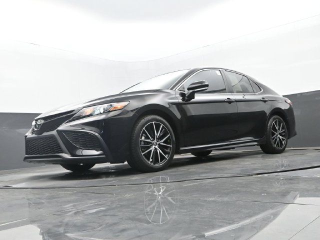 Used 2024 Toyota Camry SE FWD image 30