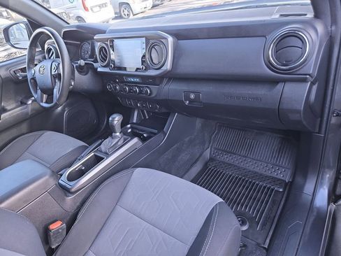 Used 2022 Toyota Tacoma TRD Off-Road image 29