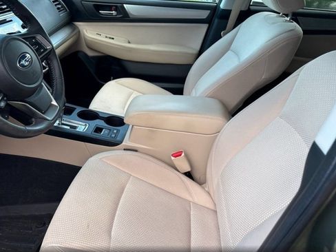 Used 2019 Subaru Outback 2.5i Premium AWD/4WD image 12