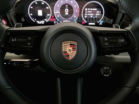 Used 2025 Porsche Cayenne image 18