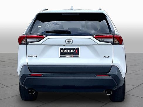 Used 2023 Toyota RAV4 XLE Premium FWD image 5