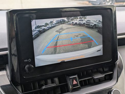 Used 2023 Toyota Corolla LE image 21