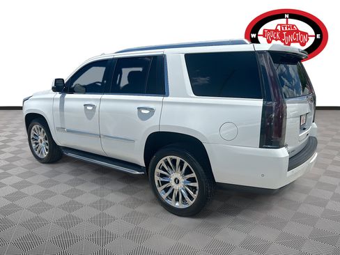Used 2019 Cadillac Escalade Luxury RWD image 5