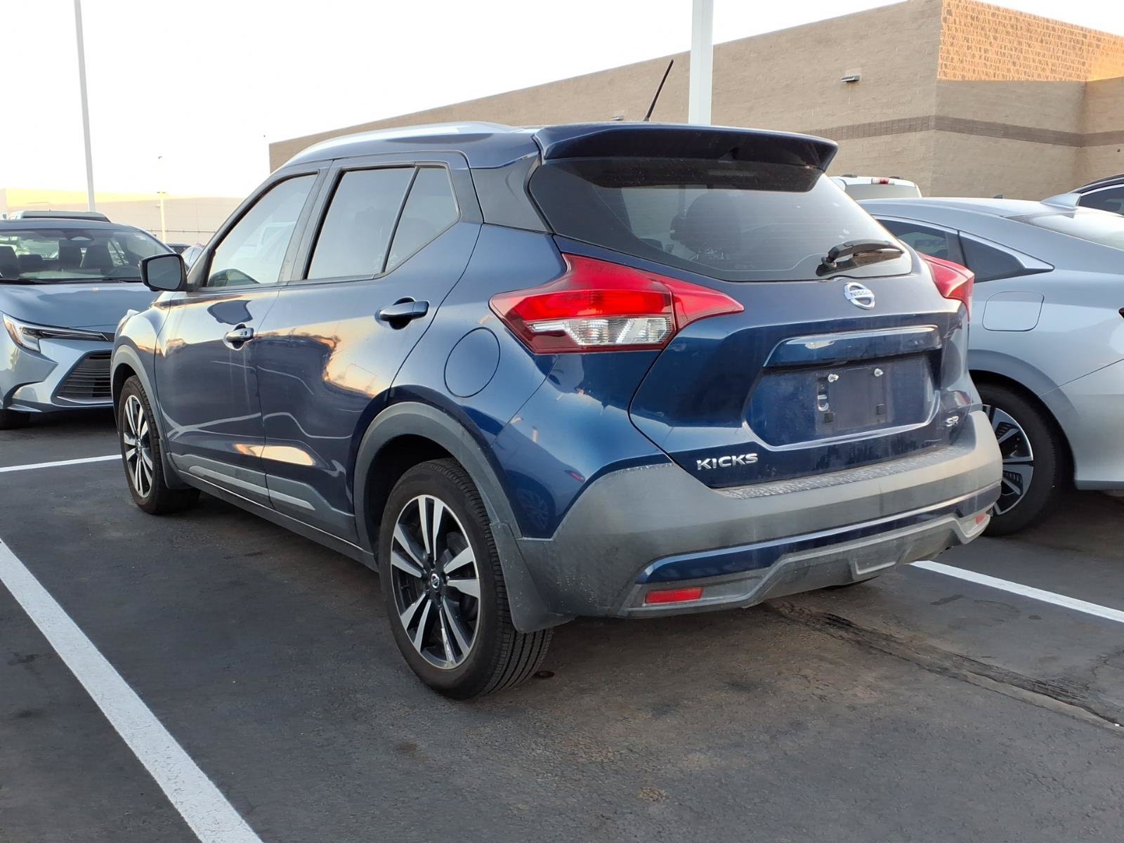 Used 2019 Nissan Kicks SR w/ SR Premium Package FWD image 3