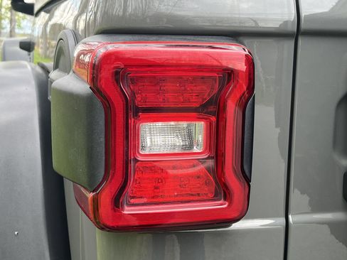Used 2020 Jeep Wrangler Rubicon w/ LED Lighting Group AWD/4WD image 29