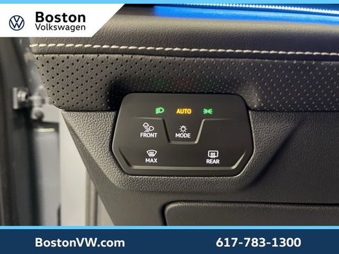 Used 2025 Volkswagen Atlas SEL Premium R-Line image 22