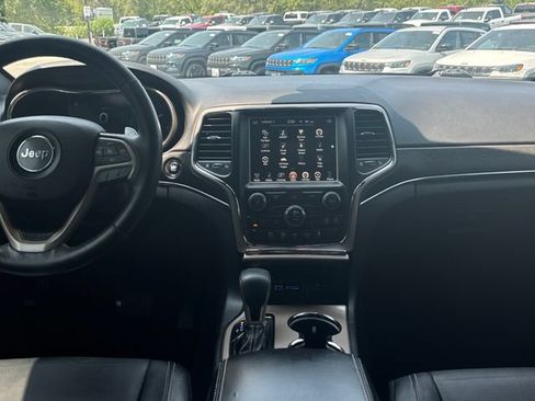 Used 2017 Jeep Grand Cherokee Limited AWD/4WD image 28