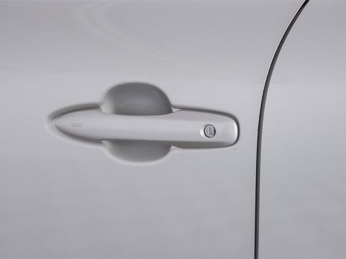 Used 2022 Toyota Venza XLE image 40