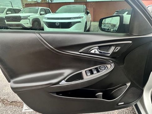 Used 2018 Chevrolet Malibu LT w/ Leather Package image 18