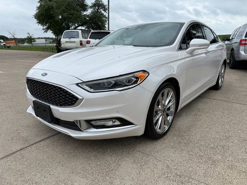 Used 2017 Ford Fusion Platinum image 3