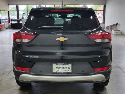Certified 2025 Chevrolet TrailBlazer LT w/ Convenience Package FWD image 6