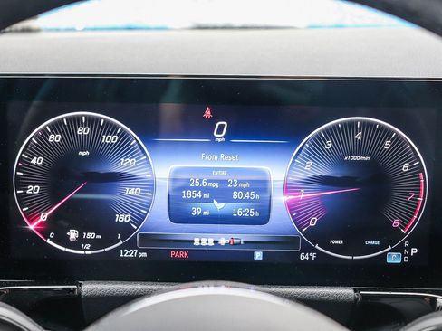 Used 2025 Mercedes-Benz GLA 250 image 25