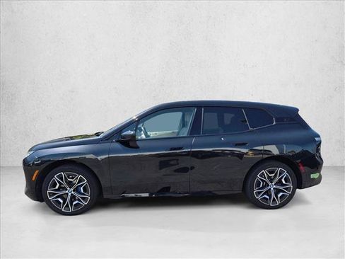 Used 2024 BMW iX xDrive50 w/ Premium Package AWD/4WD image 9