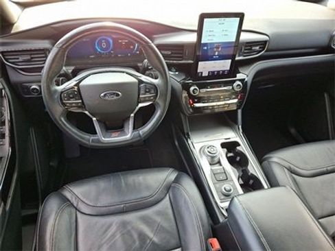 Used 2021 Ford Explorer ST w/ Equipment Group 401A image 9