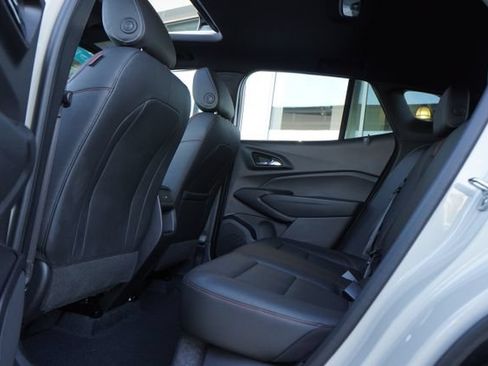 Used 2026 Chevrolet Trax RS w/ Sunroof Package FWD image 27