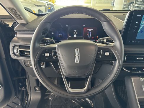 Used 2025 Lincoln Aviator 2WD image 22