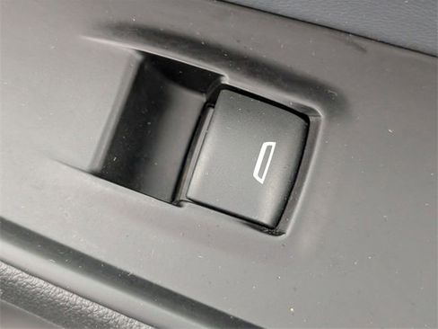 Used 2019 Chevrolet Traverse LT image 36