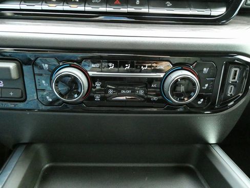 Certified 2025 Chevrolet Silverado 2500 LTZ w/ LTZ Plus Package image 28