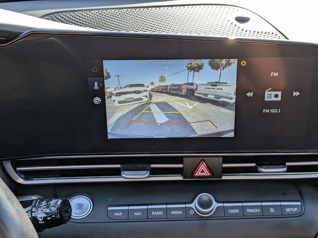 Used 2025 Hyundai Elantra SEL FWD image 29