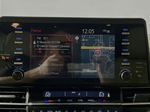 Used 2021 Toyota Sienna Platinum image 27